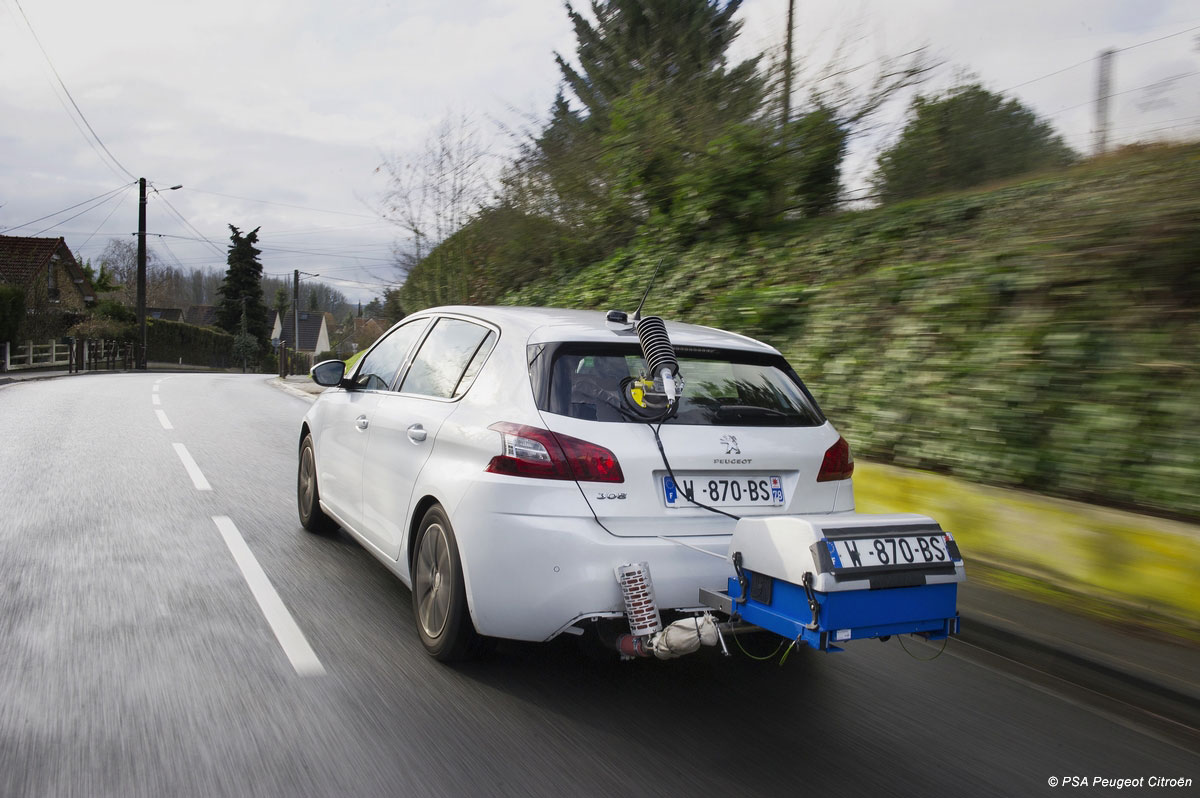LDV measuring fuel economy on PSA Peugeot Citroën car